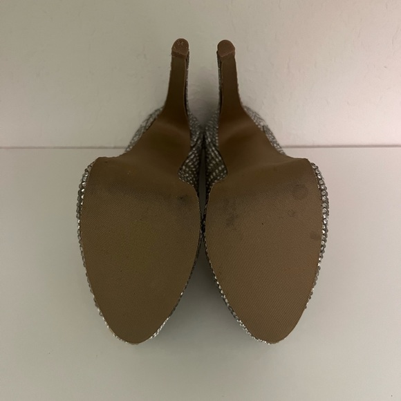 Steve Madden Dyvinal Pewter Pumps - Picture 2 of 7